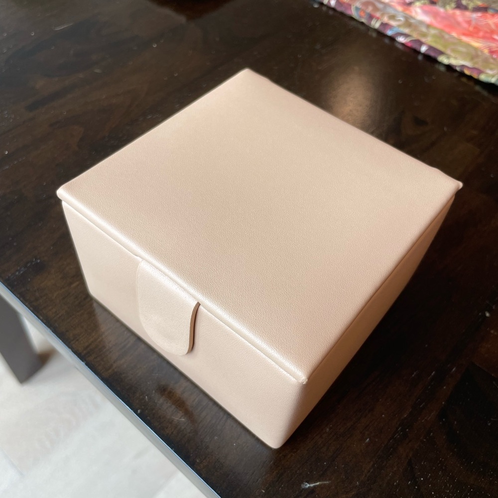 Mejuri Small Jewelry Box Beige - Picture 5 of 9